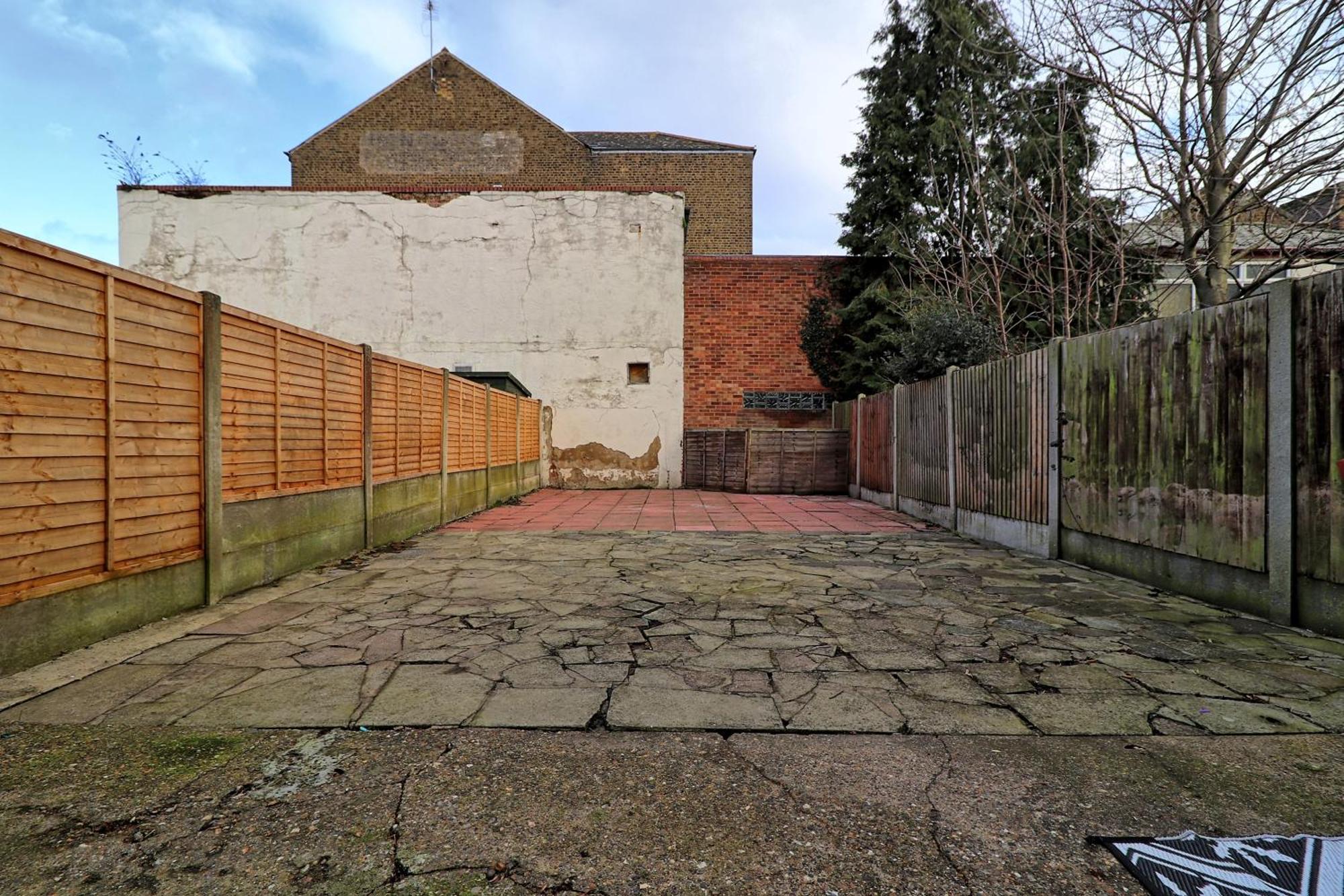 Beautiful Spacious Four Bedroom House With Parking For 2 Cars, 5 Minute Walk To Southend Station Exterior foto